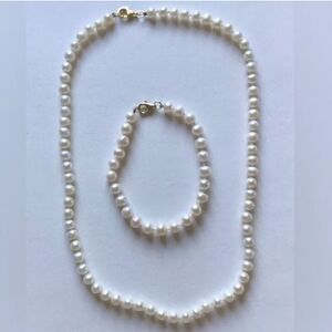Real Pearl Necklace and Bracelet Set